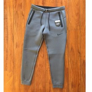 Nike Therma-Fit jogging pants size L NWT